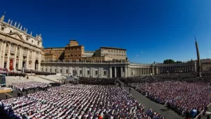 funeral-papa-praca-sao-pedro-26abr2025-848x477-1-300x169 Autoridades estimam 400 mil pessoas presentes no funeral do papa Francisco"