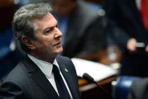 5c03936d800c1d07516d6901cef8de0d-300x200 Moraes Determina Prisão Domiciliar para ex.presidente Collor"