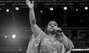 Preta-Gil-300x179 Com emoção, Fran Gil dá adeus à mãe, Preta Gil, no velório no Rio