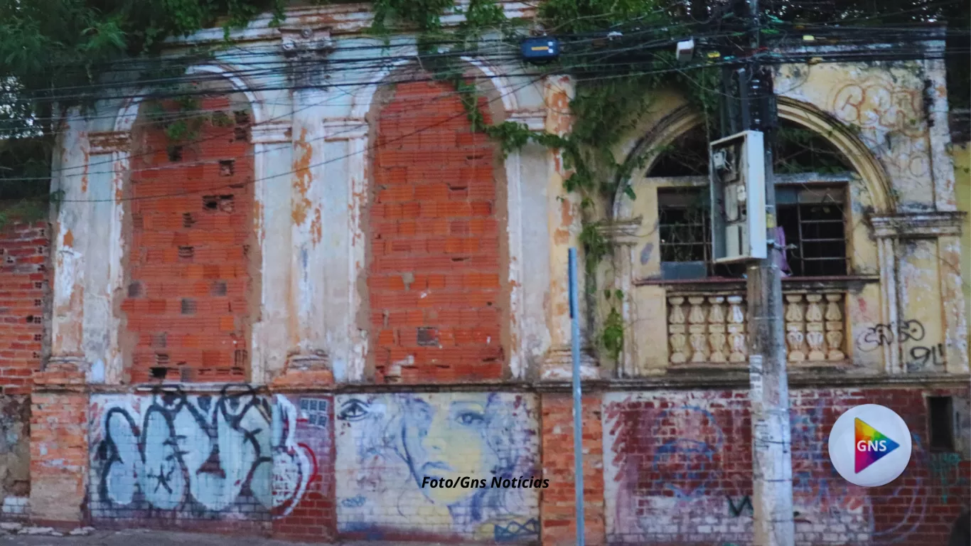 Foto-Gns-Noticias-1 “Casarões à Beira do Esquecimento: O Descaso que Devora o Patrimônio Histórico no Coração de Cuiabá”