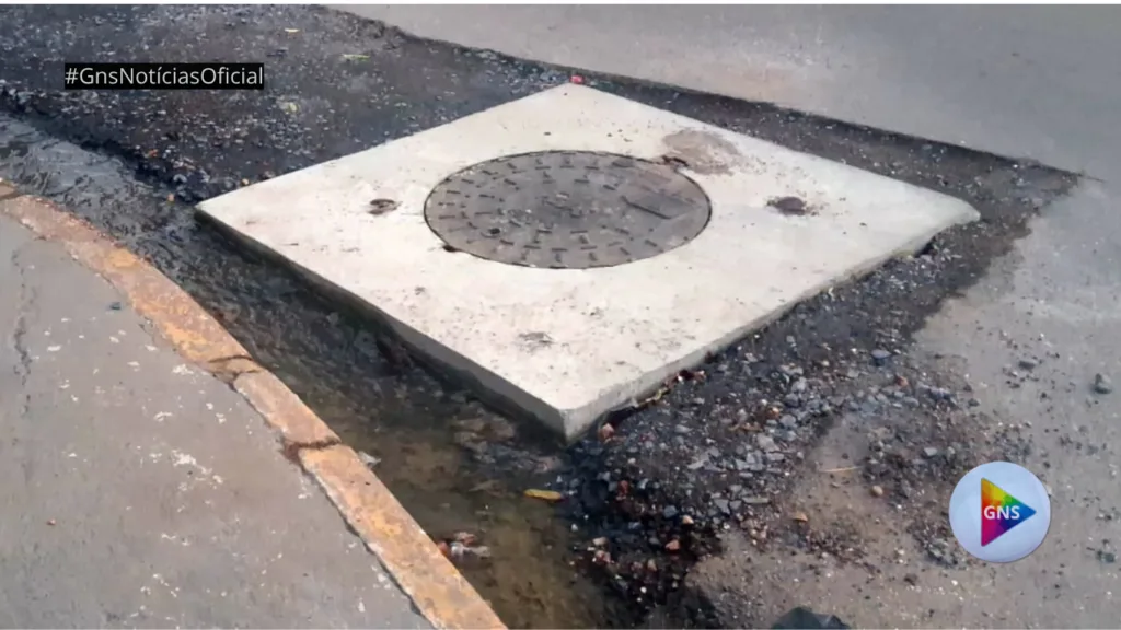 Corpo-20-1024x576 Esgoto a céu aberto persiste há mais de dois meses no centro de Cuiabá