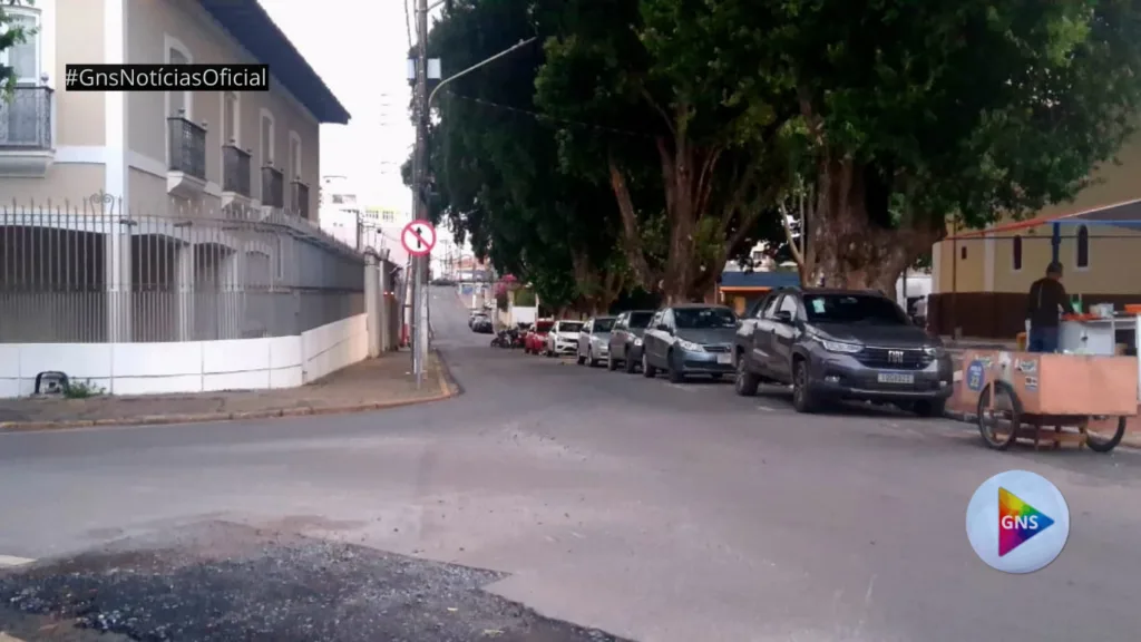 Corpo-21-1024x576 Esgoto a céu aberto persiste há mais de dois meses no centro de Cuiabá